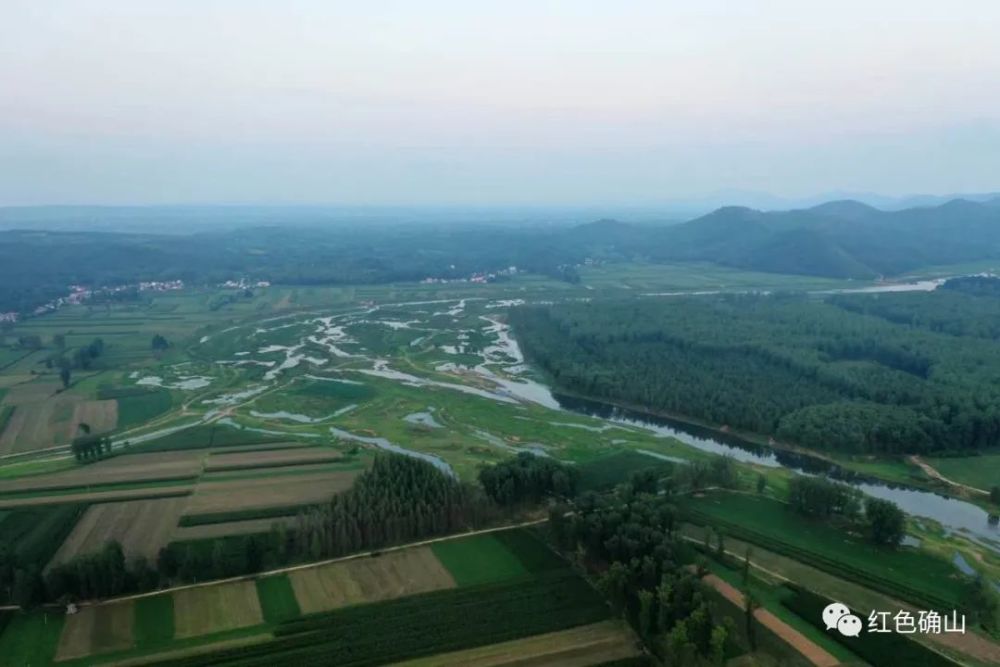 气势磅礴"鳄鱼湾"武汉军区炮兵靶场旧址群坐落于确山县西南部的芦庄村