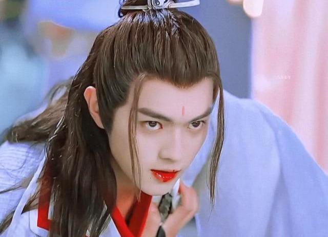 朱一龙|《重启》朱一龙又吐血，战损妆最好看的八位男演员，这三位成反面教材