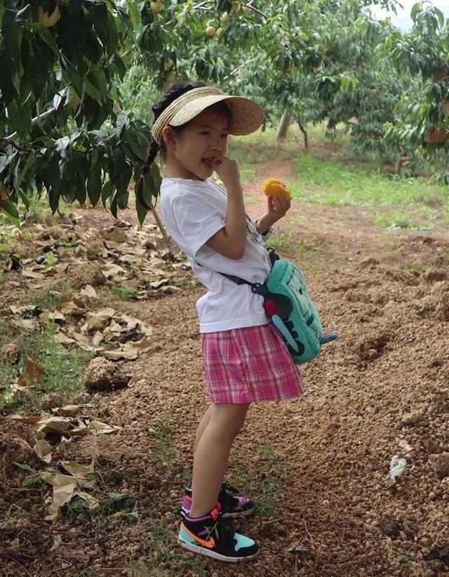 章子怡|被养女直追颜值，亲女儿却神似汪峰，章子怡带娃爬山破怀孕消息