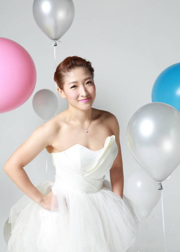 这么美的刘诗雯你见过吗?自称参加婚礼专业户,29岁依旧单身