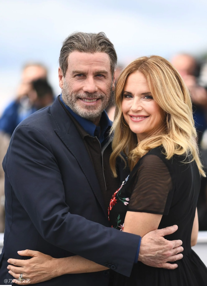 约翰·特拉沃尔塔|约翰·特拉沃尔塔痛失爱妻，牵手29年，曾共同面对同性传闻、经历丧子之痛