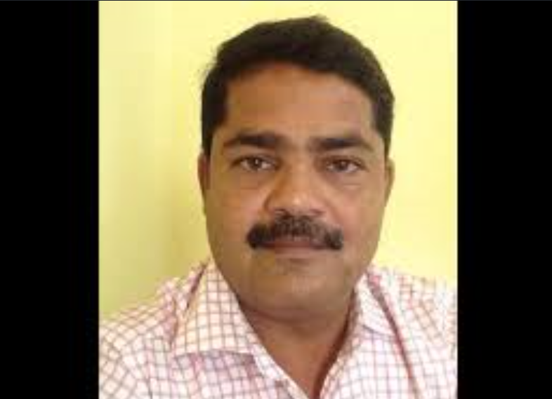 印度_社会|印度新冠死者遗体遭拒载后，医生主动请缨开拖拉机运送遗体