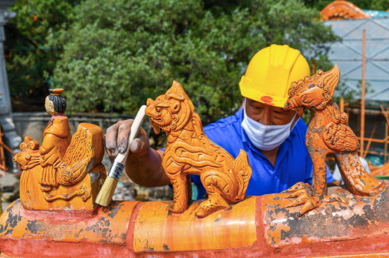 颐和园|炎炎烈日下，工人这样在颐和园修古建