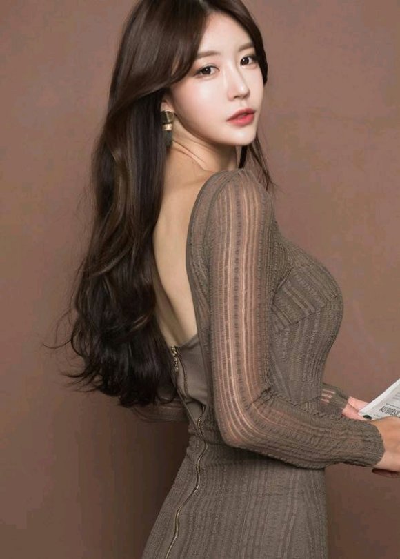 女神郑有贞:第2500期时尚潮流穿搭美图欣赏