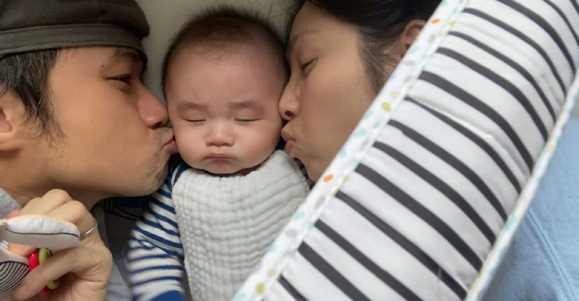 古巨基|古巨基结婚纪念日晒全家福，变身奶爸喂宝宝吃饭，怕感染病毒164天没出门