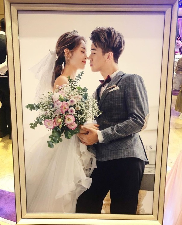 当时两位偶像林峯同吴卓羲受杨爸爸所托,拍片为她送上祝福又祝她早生