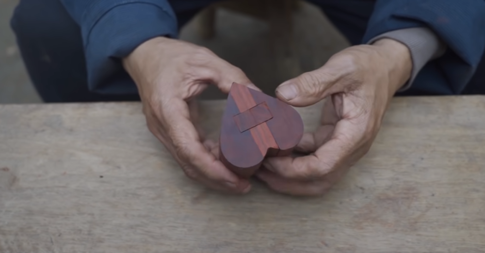 山东|山东有个大爷版李子柒！“玩木头”爆红海外！能造2600年前“鲁班凳”