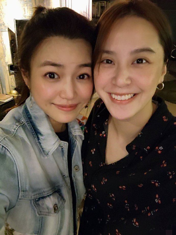 陈妍希|杨丞琳陈妍希相约健身房，两大冻龄女神素颜同框，颜值爆灯