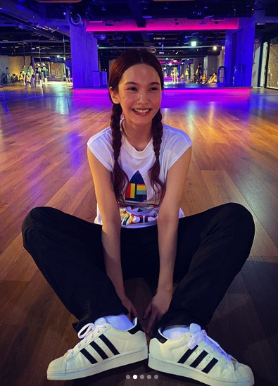陈妍希|杨丞琳陈妍希相约健身房，两大冻龄女神素颜同框，颜值爆灯