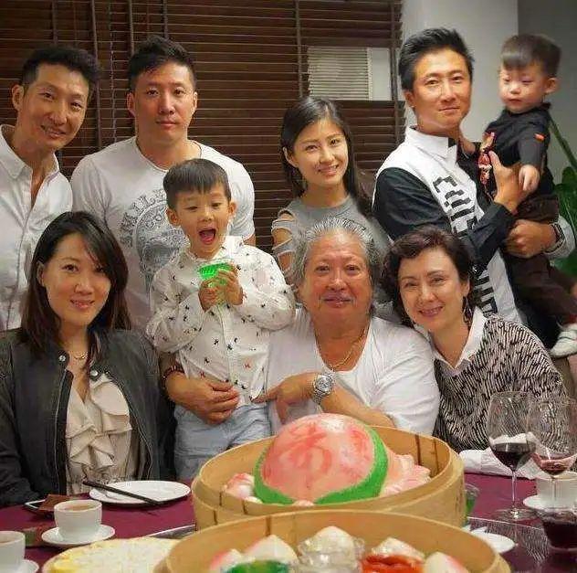 赵本山|赵本山女儿自曝：早年曾暗恋爸爸的员工！粉丝调侃：刘能吗？