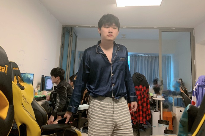 gg电竞比分网｜东北faker，小乌兹都是谁？V5老板是谁？