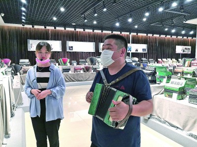 塔城市|新疆塔城：一座城和一架琴的故事