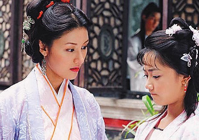 李嘉欣|50岁李嘉欣公开素颜照，网友惊呼认不出来：憔悴衰老，样子很怪