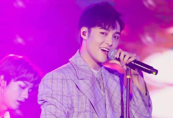 龙丹妮|肖战复工之后事业未见明显起色，龙丹妮要准备去捧伍嘉成？