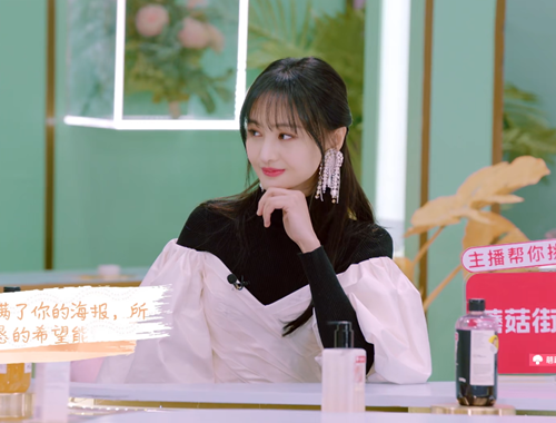 郑爽的"无痕美甲"火了,当价格曝光后,网友:有钱人的乐趣!