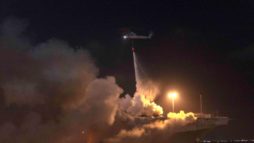 航母|十天内，美军2艘准航母被烧，在建新航母也起火……