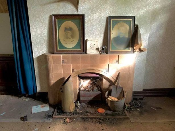 亚历克斯·希尔顿|英国上世纪废弃的农场 陈列摆设完整 堪称博物馆级别