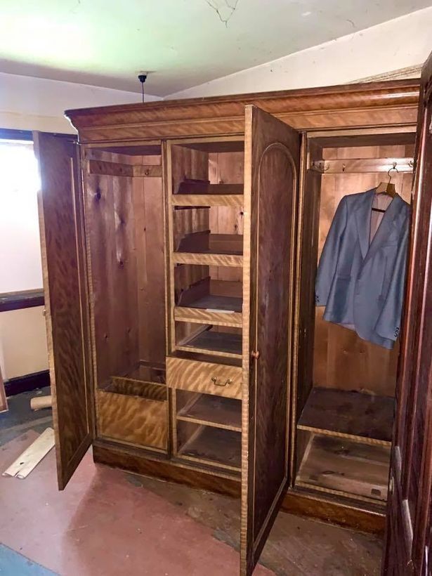 亚历克斯·希尔顿|英国上世纪废弃的农场 陈列摆设完整 堪称博物馆级别