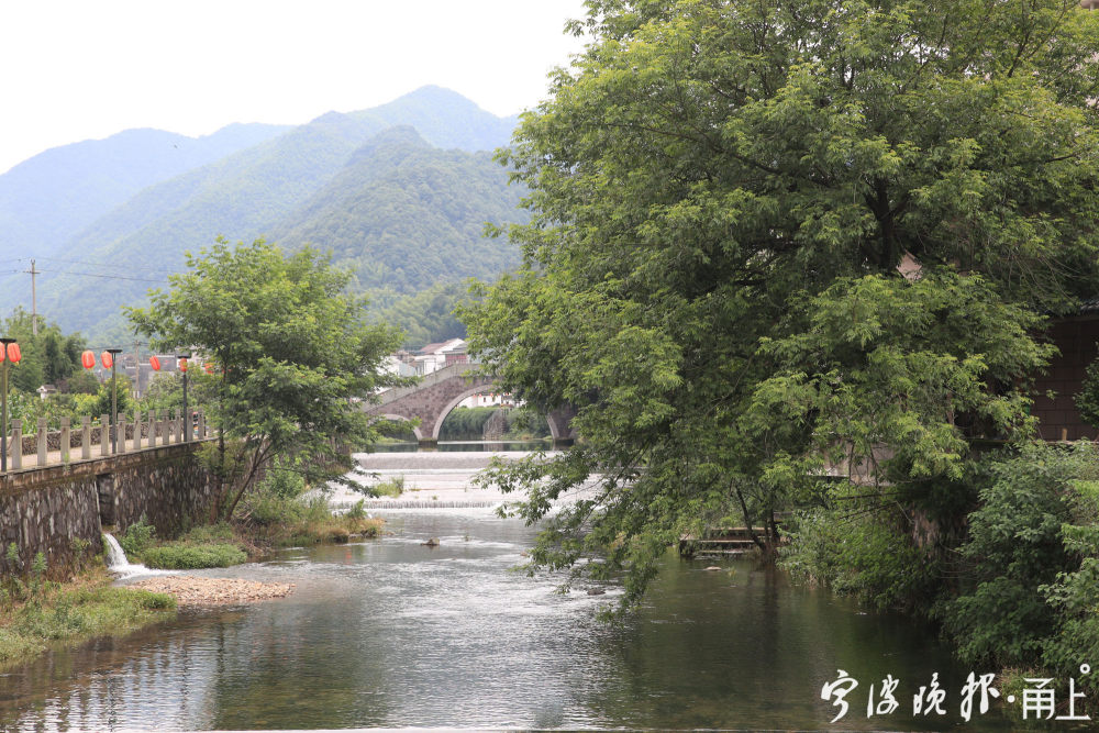 兰山村位于余姚陆埠镇中南部山区,距鹿亭中村约半小时车程.