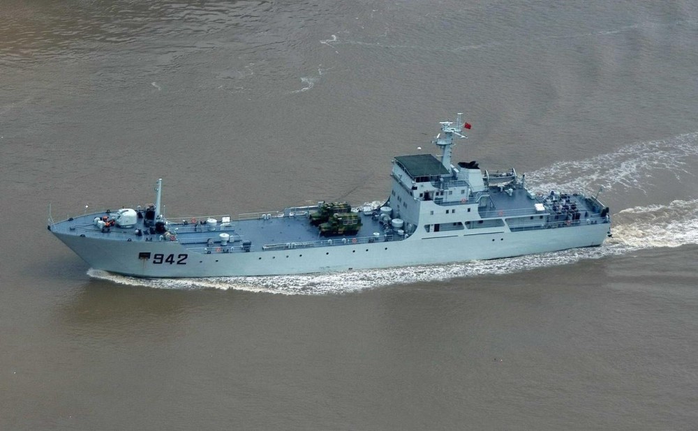 圖為072型登陸艦