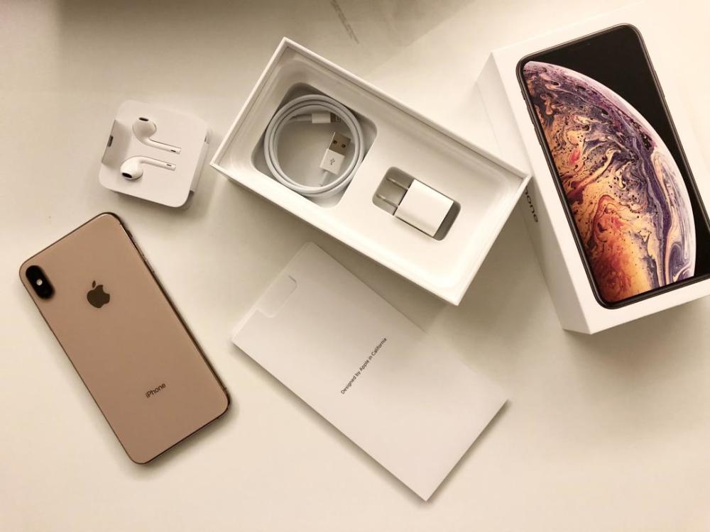 新iphone 12包装设计曝光!盒身更扁,两项老配件也消失了