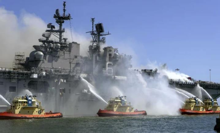 准航母|美国“准航母”起火时灭火系统没开 仅靠泼水救火