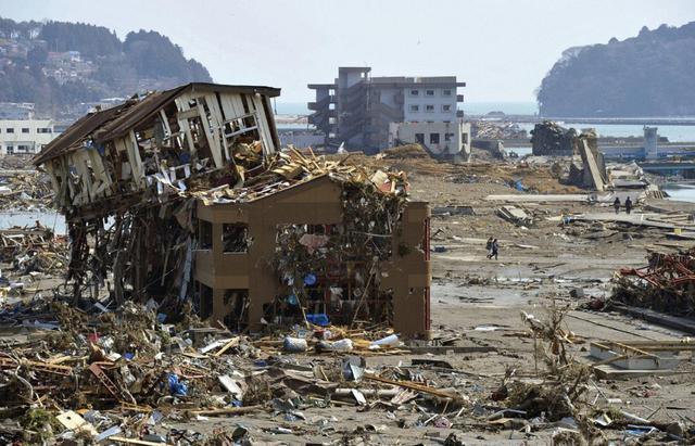 地震|碰到八级大地震时，刚好深夜，怎么尽可能地活下去？