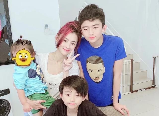 谢霆锋|谢霆锋最爱的女人之一，情史丰富胜过张柏芝，孩子生父至今是个谜