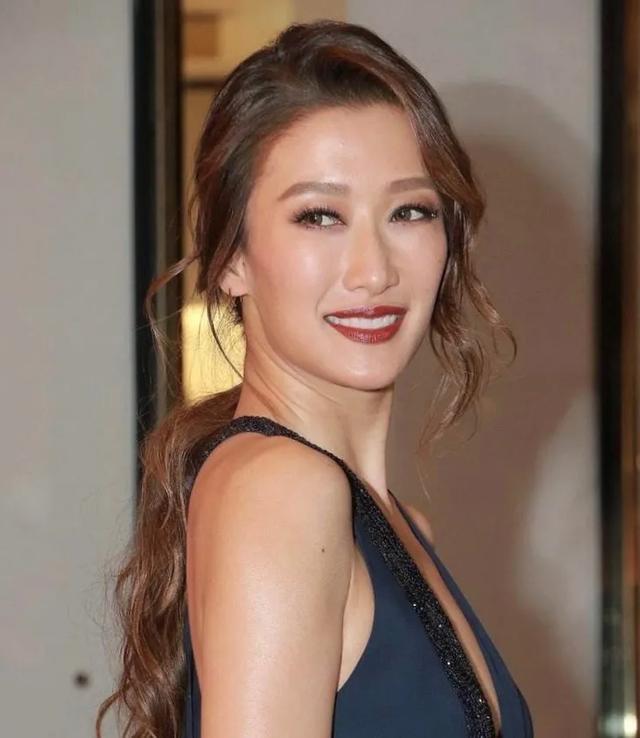 谢霆锋|谢霆锋最爱的女人之一，情史丰富胜过张柏芝，孩子生父至今是个谜