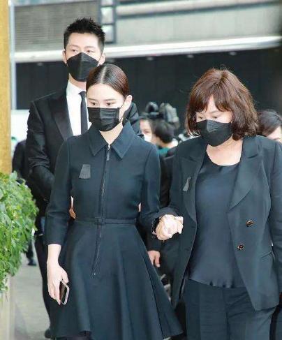 吴克群|与吴克群恋爱4年的何超莲，错过了霍启山，为何转身爱上窦骁？