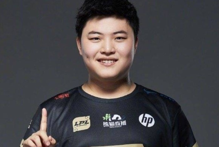 永远滴神乌兹uzi简自豪