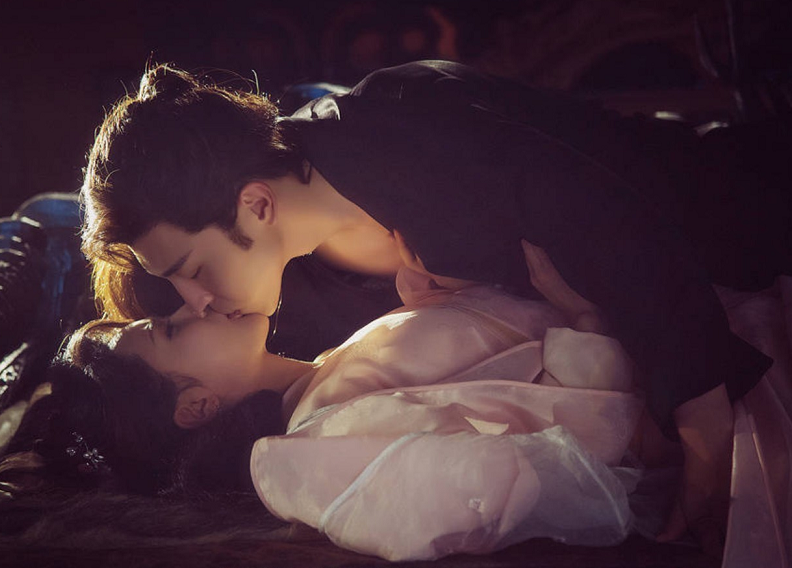 杨紫|杨紫吴亦凡深夜聚餐，古装剧合作CP感十足，这吻戏我心动了