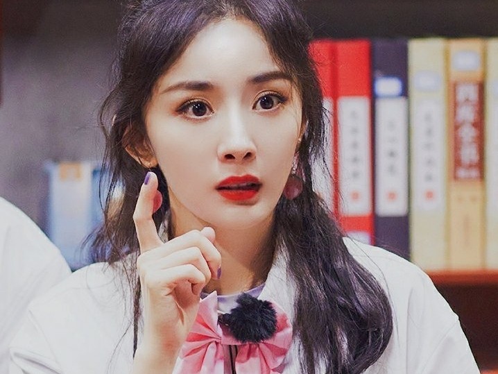 赵丽颖|赵丽颖被《浪姐》提名，张含韵表情暗示答案，颖宝不来是实力不足