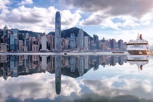 镜子|镜子究竟是什么颜色的？