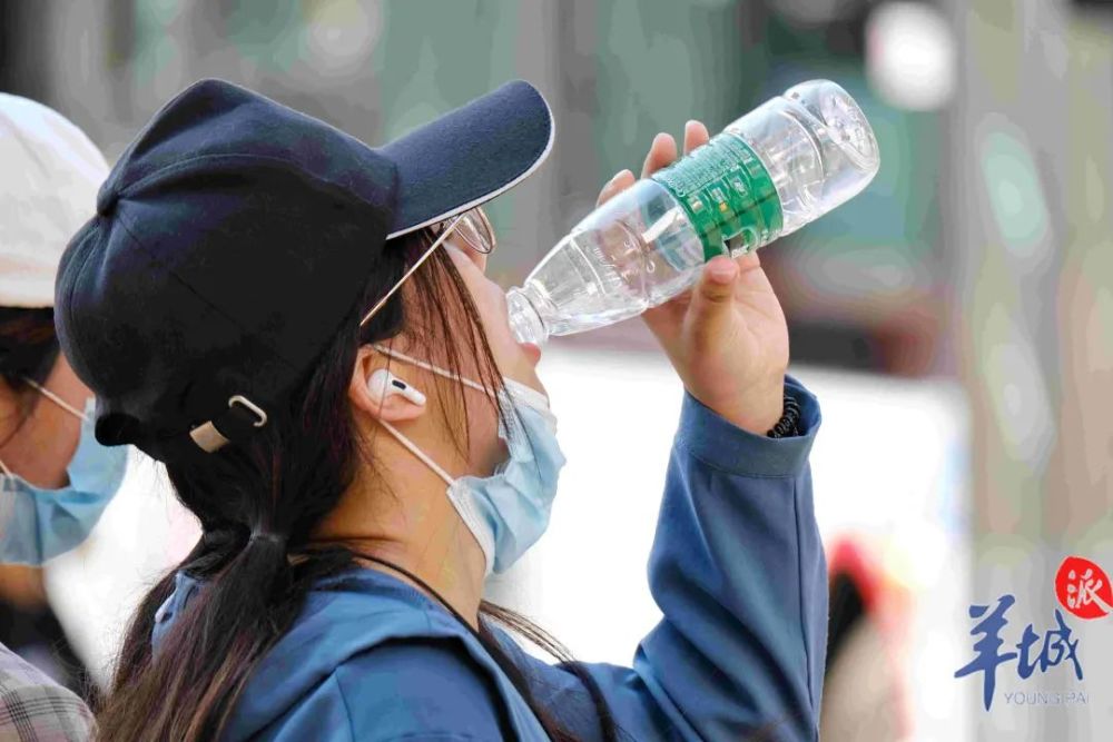 红色预警信号|本周四入伏！广东发出首个高温红色预警！专家告诉你一家大小防暑降温妙招