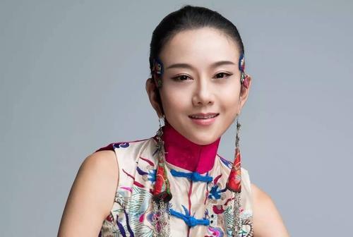 秦岚|秦岚关于生育的言论登热搜榜首，女星不应该被婚恋生子流言绑架