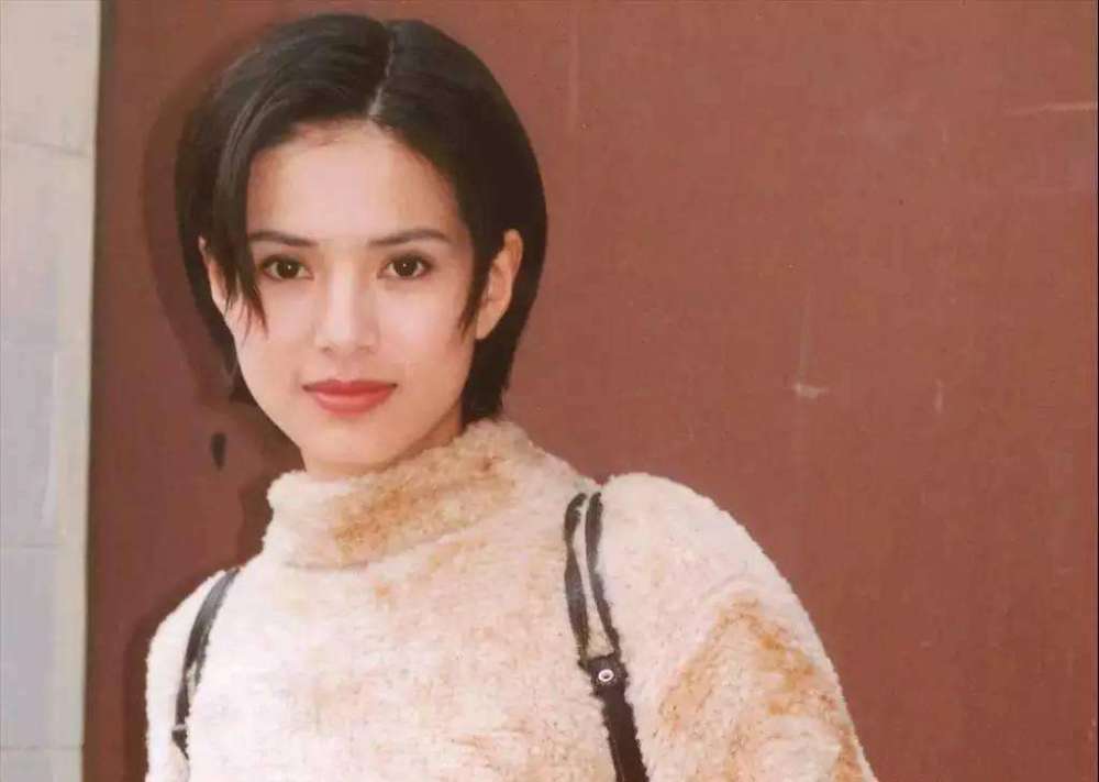 秦岚|秦岚关于生育的言论登热搜榜首，女星不应该被婚恋生子流言绑架