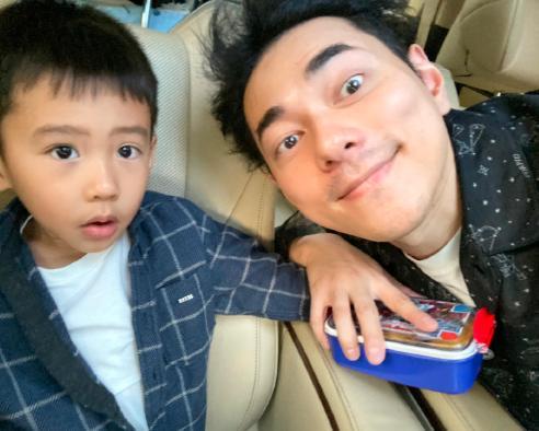 李晨喜迎三胎?妻子晒照别有深意,小细节被指是在暗示孩子性别