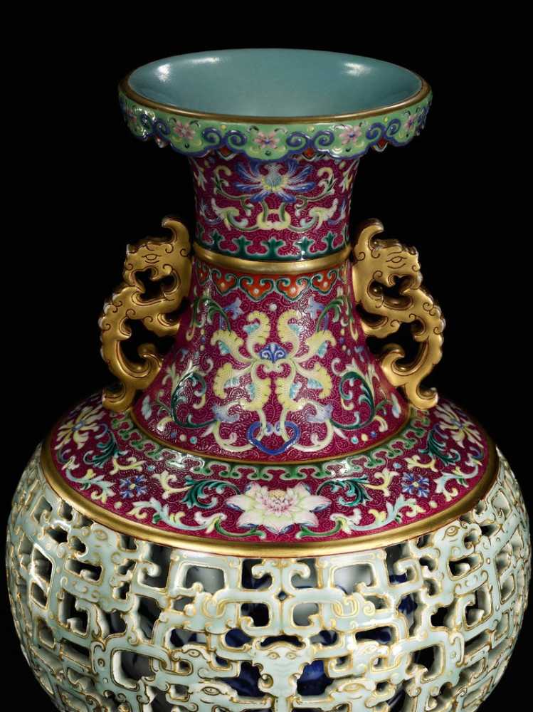 欧洲老太太把中国花瓶放在养猫房里 后被鉴定为清朝稀世珍品 腾讯新闻