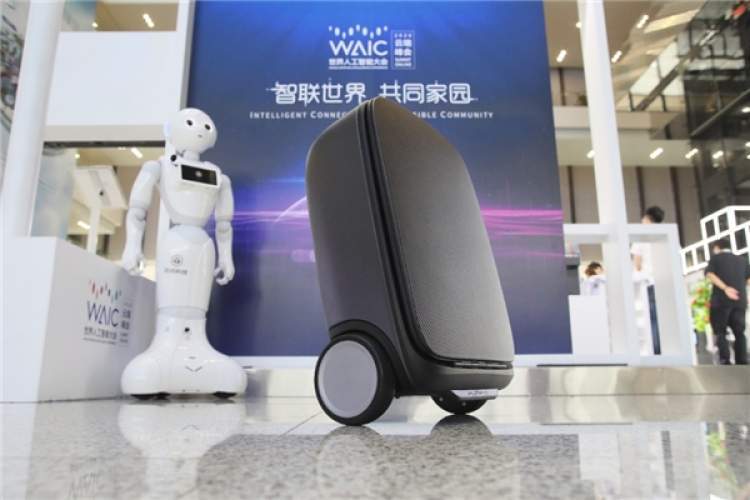 人工智能大会|AI行李箱走红人工智能大会！背后是一家用科技赋能箱包行业的企业