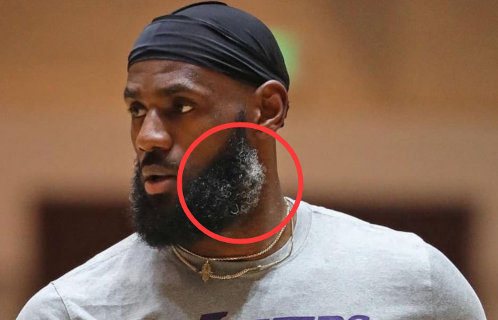 36岁的詹姆斯最新照片曝光 胡子花白 人显老 球迷 青春结束了 腾讯新闻