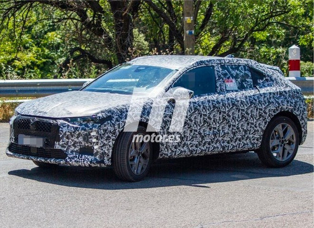 9月发布/油耗仅1.6L 全新DS 4插电混动版谍照曝光