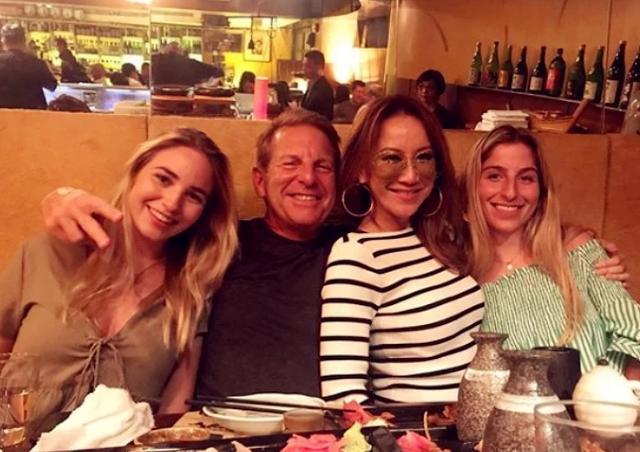 李玟|李玟悲观发文疑豪门婚姻有变，姐姐否认：她在自我检讨，什么事不方便说