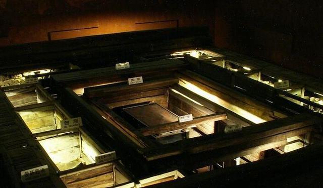 刘胥|第一代“广陵王”陵墓被炸出，比马王堆大18倍，专家：木头就值170亿