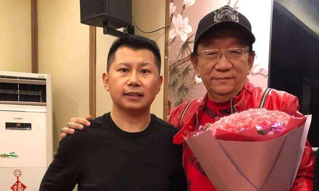 何沄伟|何沄伟认怂了！离开郭德纲之后，又把名字改回何云伟