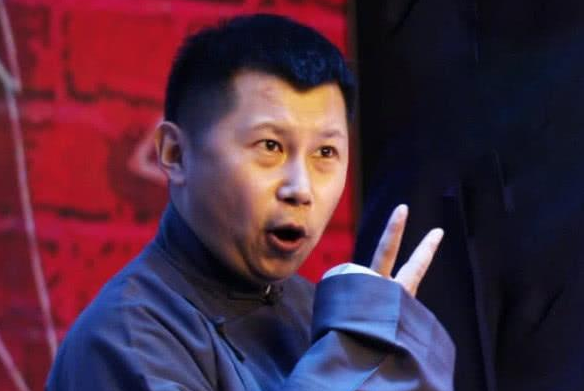 何沄伟|何沄伟认怂了！离开郭德纲之后，又把名字改回何云伟