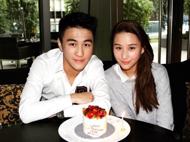 陈滢原本是何猷亨的前女友,此次连续两天陪何猷亨现身殡仪馆,众人猜测