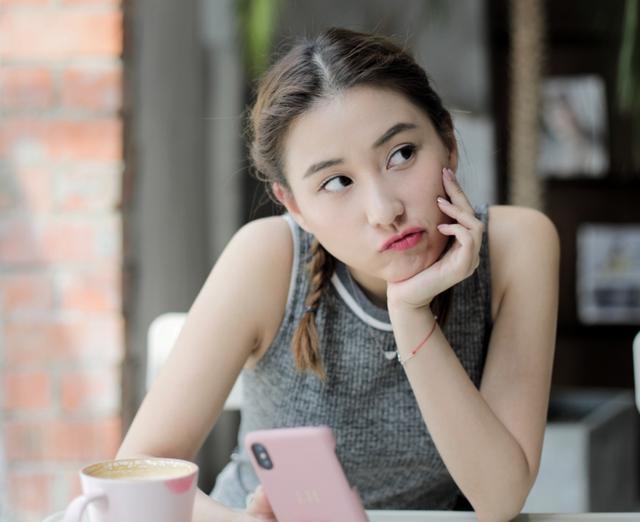 何鸿燊|赌王去世49天，何猷君回归事业何猷亨忙恋爱，子女各奔东西显凉薄