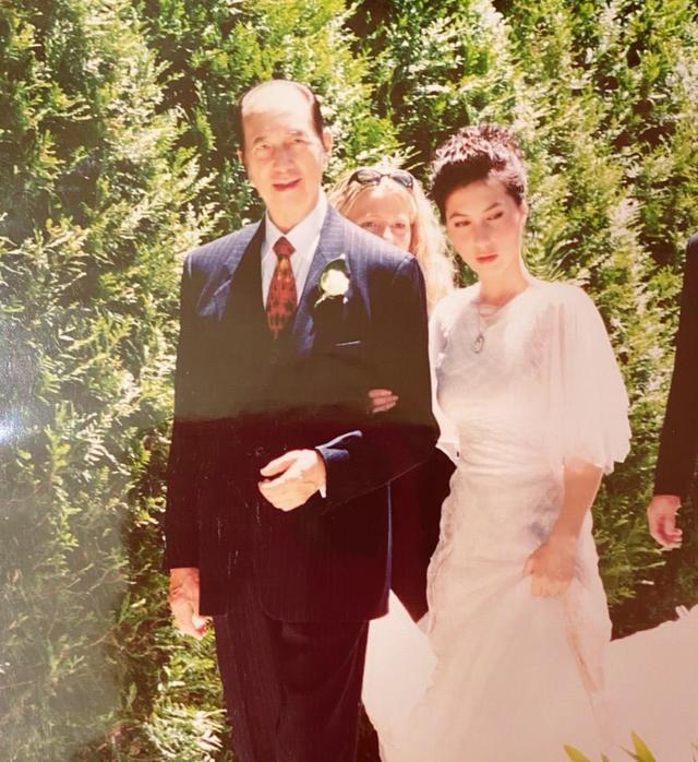 何鸿燊|赌王去世49天，何猷君回归事业何猷亨忙恋爱，子女各奔东西显凉薄