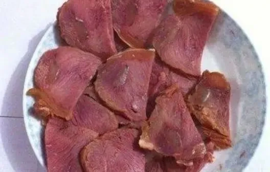 肉也可以造假商家售卖假肉被查扬言吃不死人就行